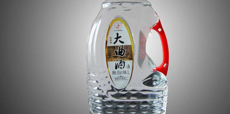 酒廠這3種白酒，員工都不喝，100%酒精和香精勾兌，你喝過嗎？