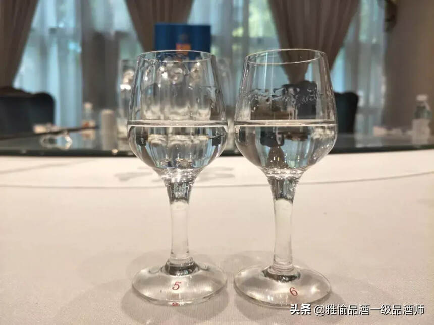 白酒知識 | 喝白酒最好用什么酒具？怎樣挑選一款適合自己的酒具