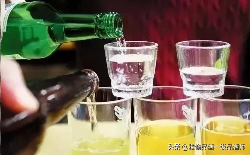 倒酒，是門藝術