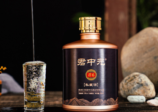 看白酒配料：水排在第1位就不是純糧酒？搞清楚1點，買酒不吃虧