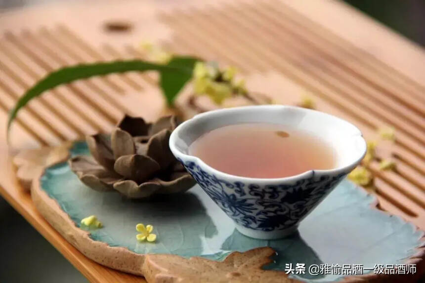 幾時歸去做閑人，一盞茶酒一溪云