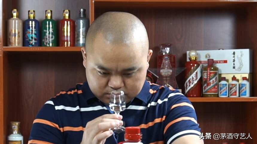 茅酒守藝人品酒：鑒別09年飛天茅臺酒真假，驚心動魄