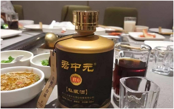 烈酒排行榜：65度的綠紅星只能排第五？酒友：喝過三款就是狠人