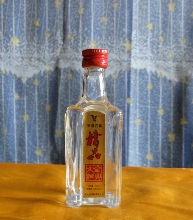 我國4大良心“裸瓶酒”，好喝不貴，都是100%純糧，你喝過幾款？