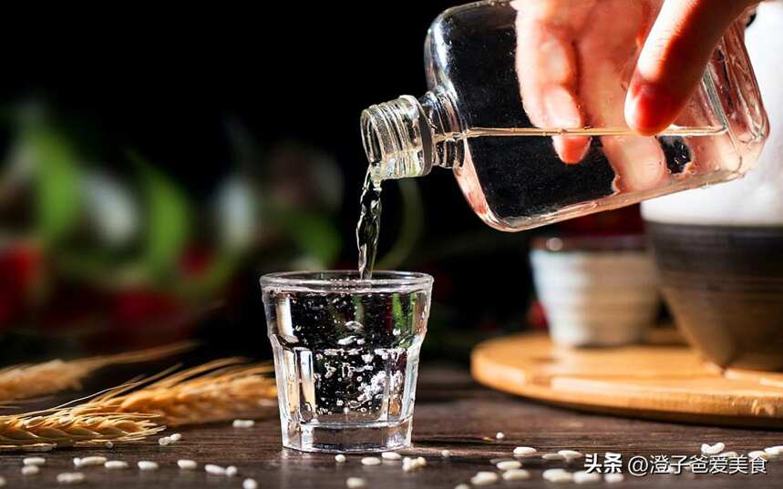 農村十元一斤的散裝酒，能喝嗎？品酒師：只要滿足這3點放心喝