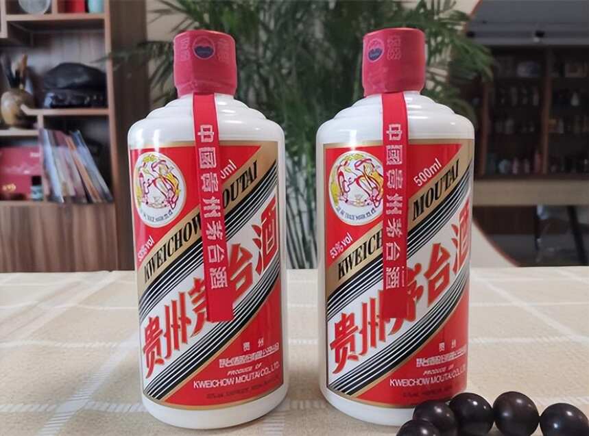 茅臺酒瓶口自帶2顆“珠子”有啥用？聽行家道出實情，真有腦子