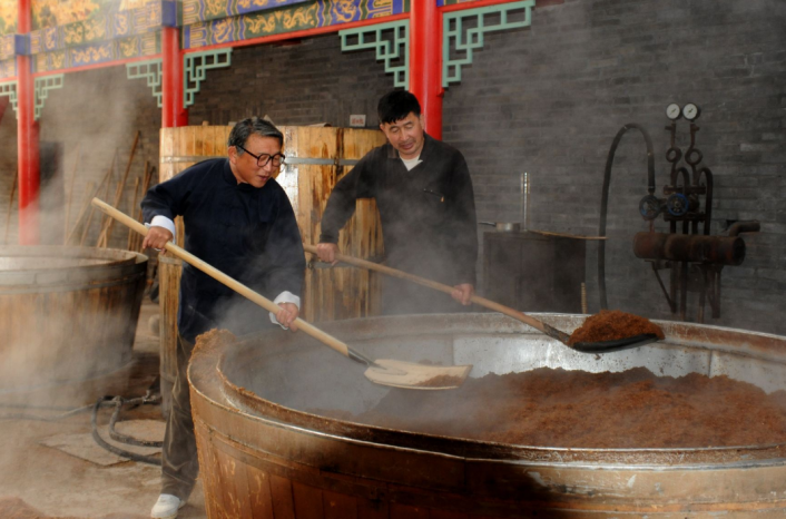 九成酒廠從不冒煙，沒酒槽，是在生產勾兌酒？聽聽酒廠員工怎么說