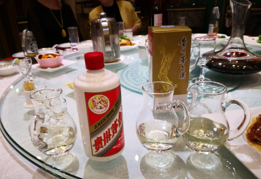 酒桌上的這3種人，看似不太起眼，但都是高情商、“老江湖”