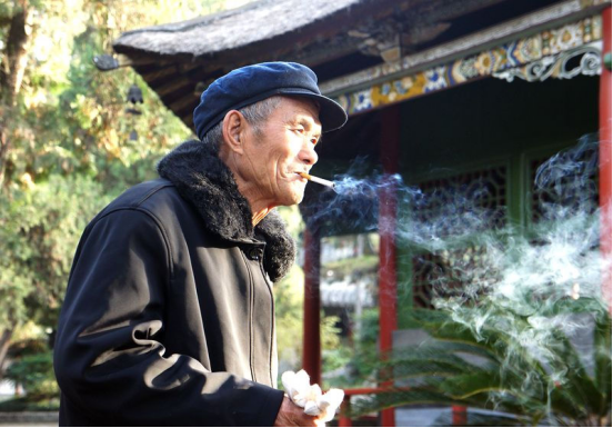 65歲大伯存的老酒變“渾湯”，現在的酒不會，是原來質量不好嗎