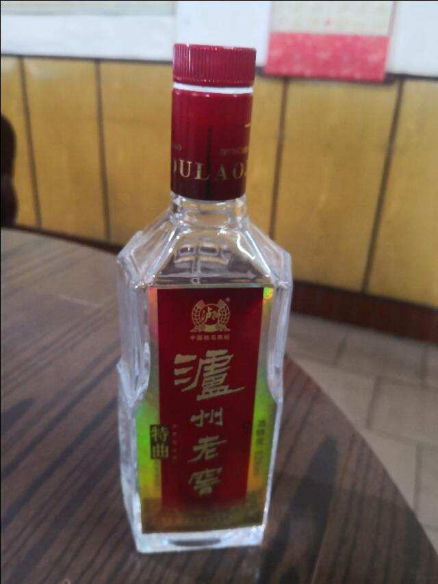 哪些品牌的白酒值得收藏？我來說說看，酒友們看看是否有道理？