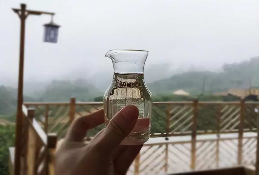 陳年老酒得這樣品，不然就浪費了