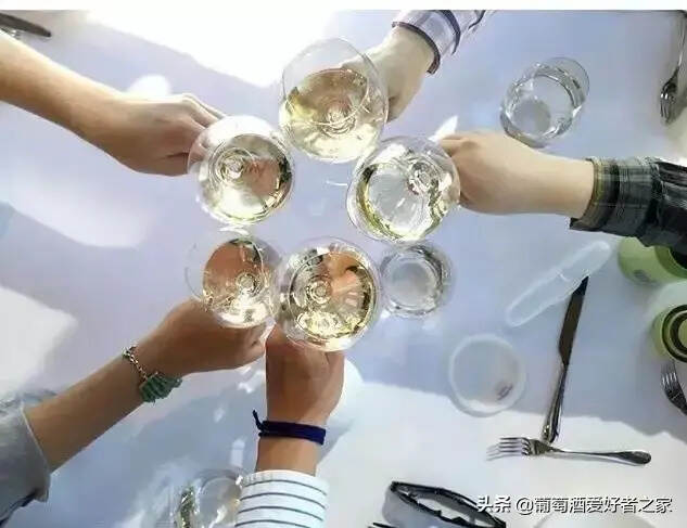 酒標上的這兩條信息，幫你過濾50%不合適你的酒