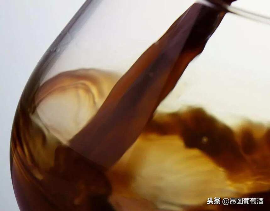 現代葡萄酒從來不是一種“天然”的飲品，多的是你不知道的添加劑