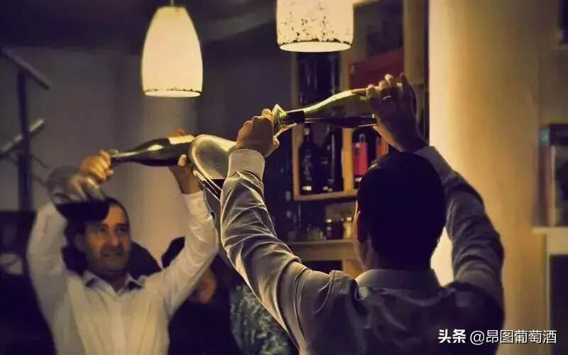 葡萄酒為什么要醒酒，這是我見過最全的回答！