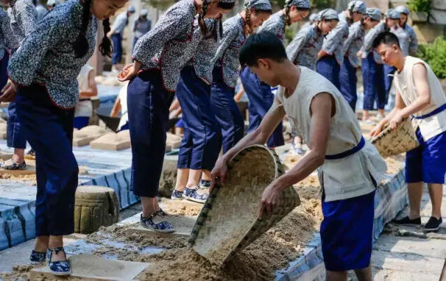 踩曲——茅臺一道靚麗的風景線