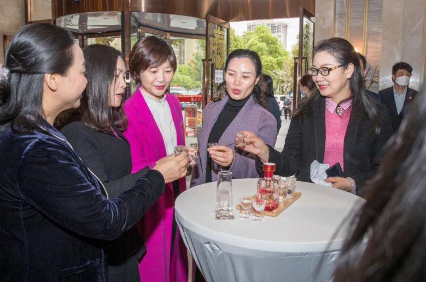 慶酒里品讀一座城市的故事 回歸田園重拾美好