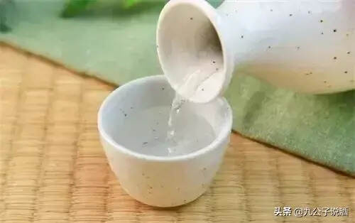 中醫稱之“苦夏”！喝白酒的八大好處！必看