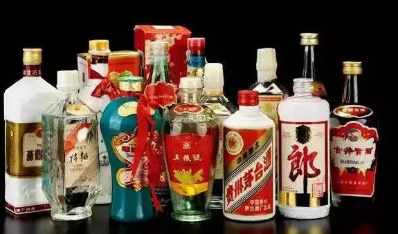 名酒相爭，禍之百姓。“漲價”究竟為何？