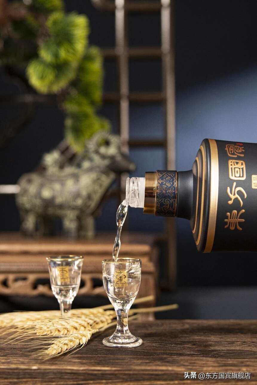 小杯慢飲方得醬酒之奧妙 ，品出大醬風范