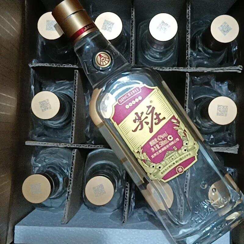 五糧液的光瓶尖莊是固態發酵純糧酒嗎？