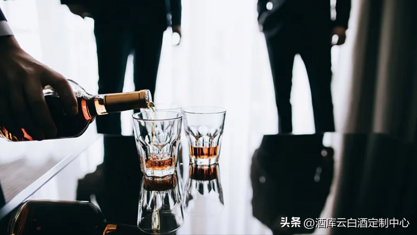 酒庫云丨現在的企業定制酒能做到多高端，這幾個熱門款實火