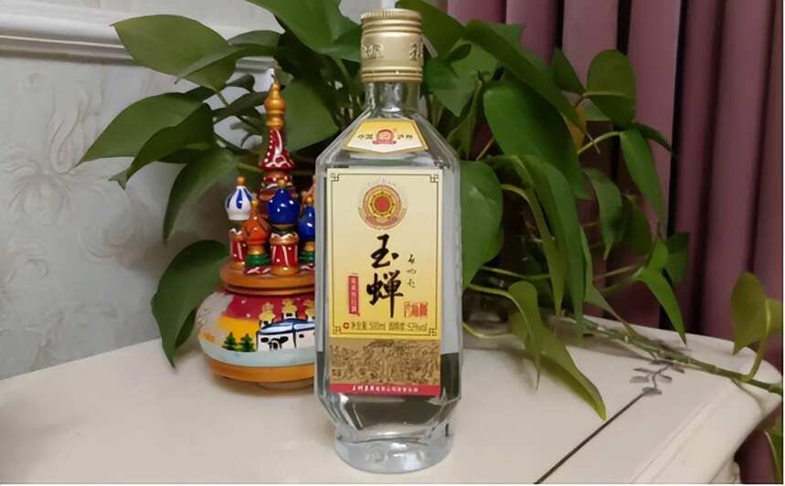 國內公認好喝的4款“廉價酒”，純糧食釀造，內行人都是成箱扛！