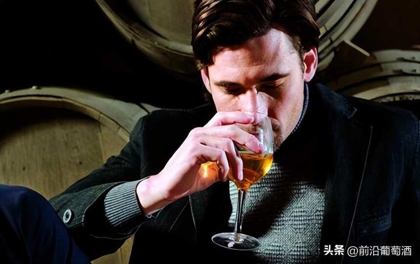 如何體現葡萄酒酒評的公正性及嚴謹性？如何掌握葡萄酒語言精確度