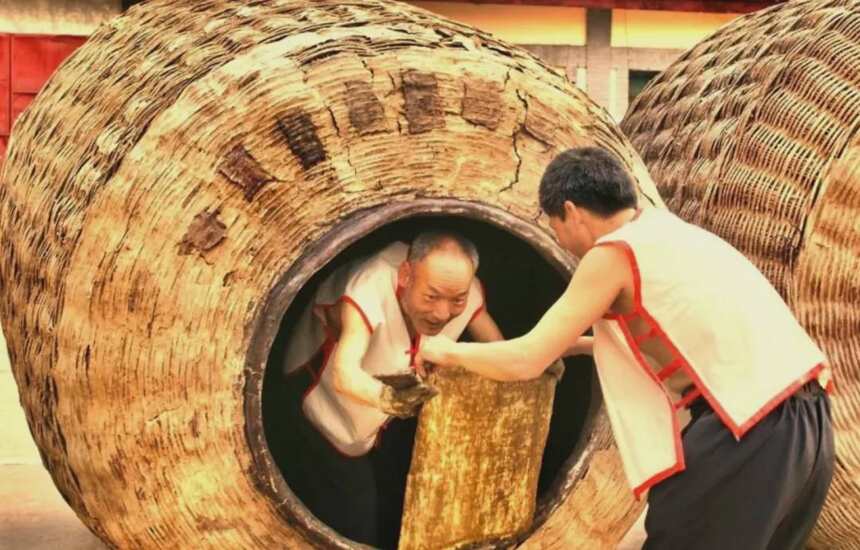 “遇水則漏 遇酒則香”-白酒行業中最神奇的容器